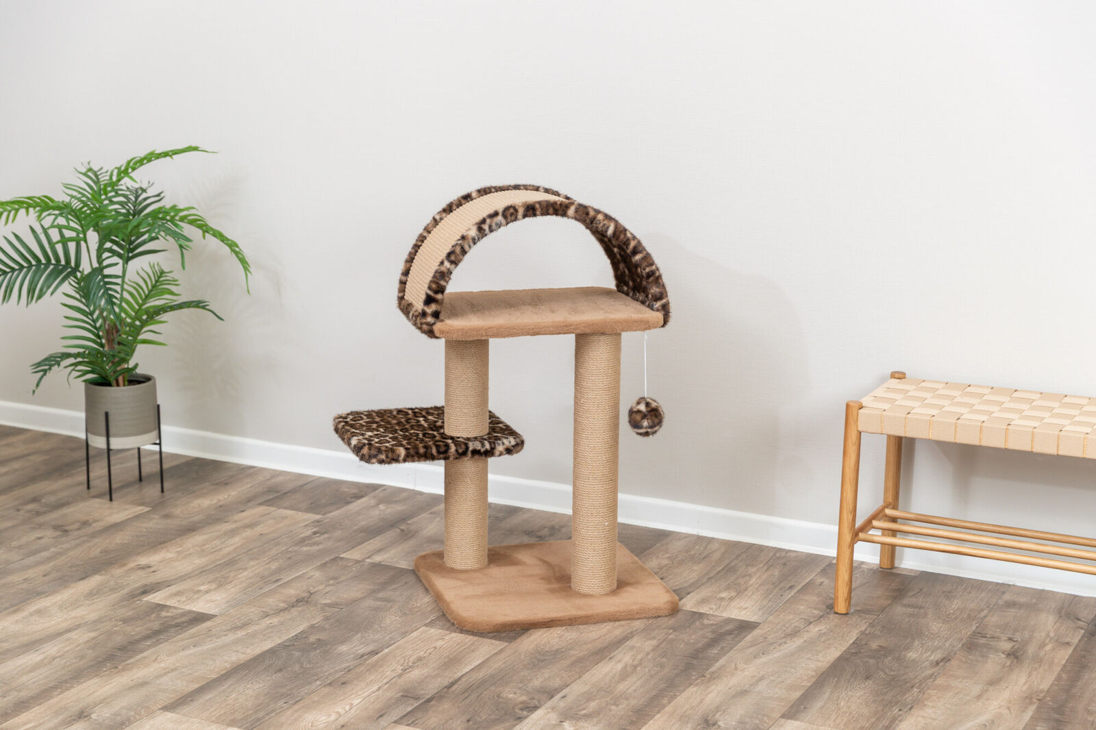 Домик-когтеточка Leo, коричневый